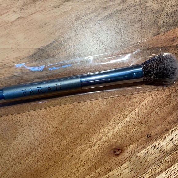 F.A.R.A.H | Conceal & Set Dual Ended Brush - Picture 3 of 5